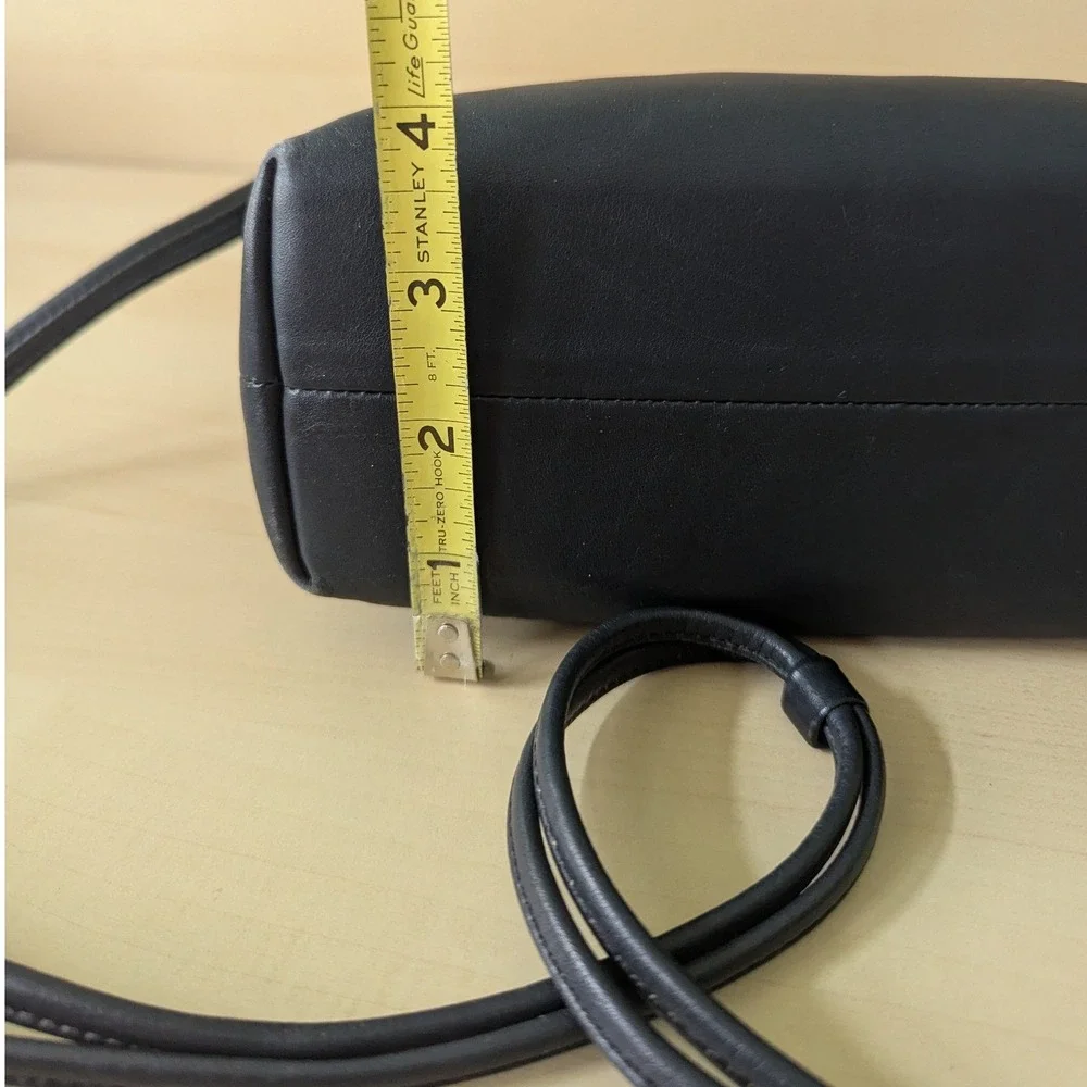 Vintage Coach Navy Blue Leather Crossbody Bag 80s Made in USA 0373-320